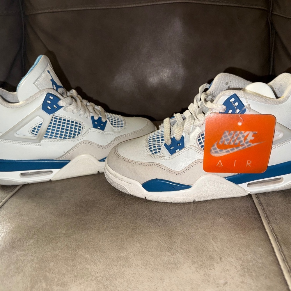 Jordan 4s